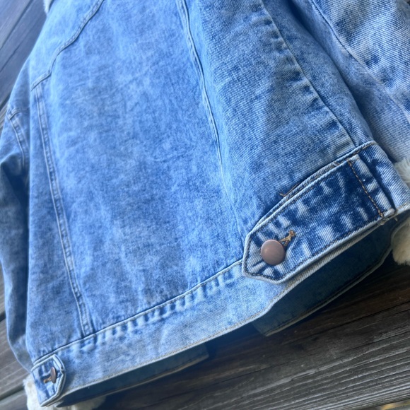 A.Peach Oversized Retro Denim Jacket Extremely Soft Faux Fur Lining - Picture 8 of 12
